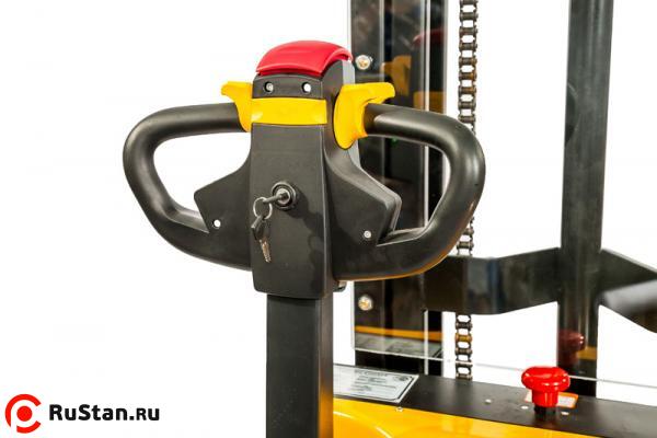 Штабелер электрический самоходный TOR 1,5т 1,6м PWS15S-1600 фото №2 Штабелер электрический самоходный TOR 1,5т 1,6м PWS15S-1600 фото №2