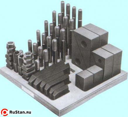 Набор клиновых ступенчатых прижимов из 58-ми предм., паз19,7мм М16х2 в металлическом футляре (YT-0209) "CNIC" фото №1