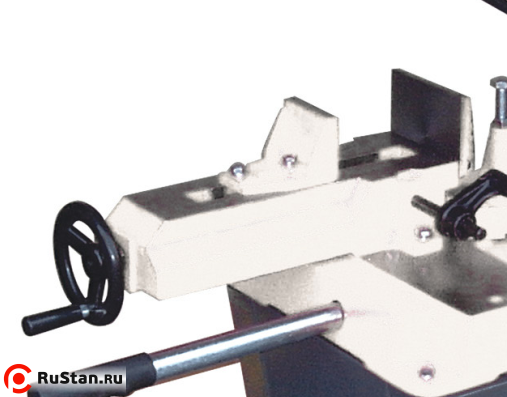За надежное закрепление заготовки на станке отвечают тиски. Они приводятся в движение маховиком и надежно фиксируются фото №9 За надежное закрепление заготовки на станке отвечают тиски. Они приводятся в движение маховиком и надежно фиксируются фото №9