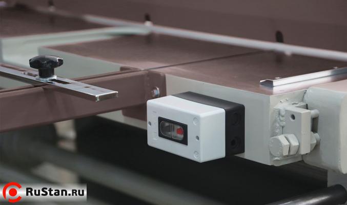 Электромеханические гильотины EMGA 1320x2,5 фото №7 EMGA 1320x2,5 фото №7