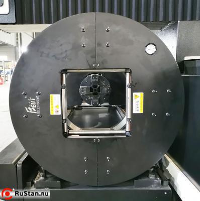 Передний патрон. Лазерный станок для резки металла с автофокусом Raptor SFL3015 Tube Raycus 3000 Вт фото №11 Лазерный станок для резки металла с автофокусом Raptor SFL3015 Tube Raycus 3000 Вт фото №11